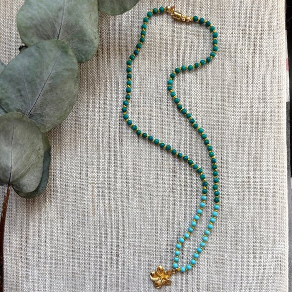 Turquoise Hand Knotted Necklace with Gold Vermeil Flower Charm - Made in Canada - Picture 8 of 8